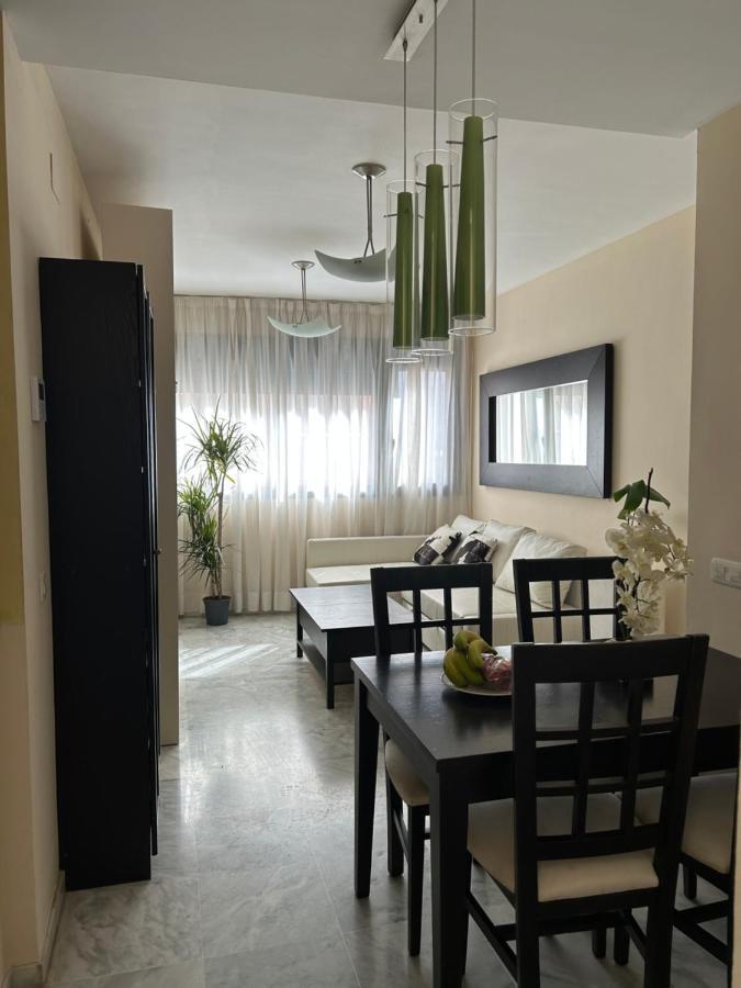Atico Triana Con Piscina Privada Lejlighed Sevilla Eksteriør billede